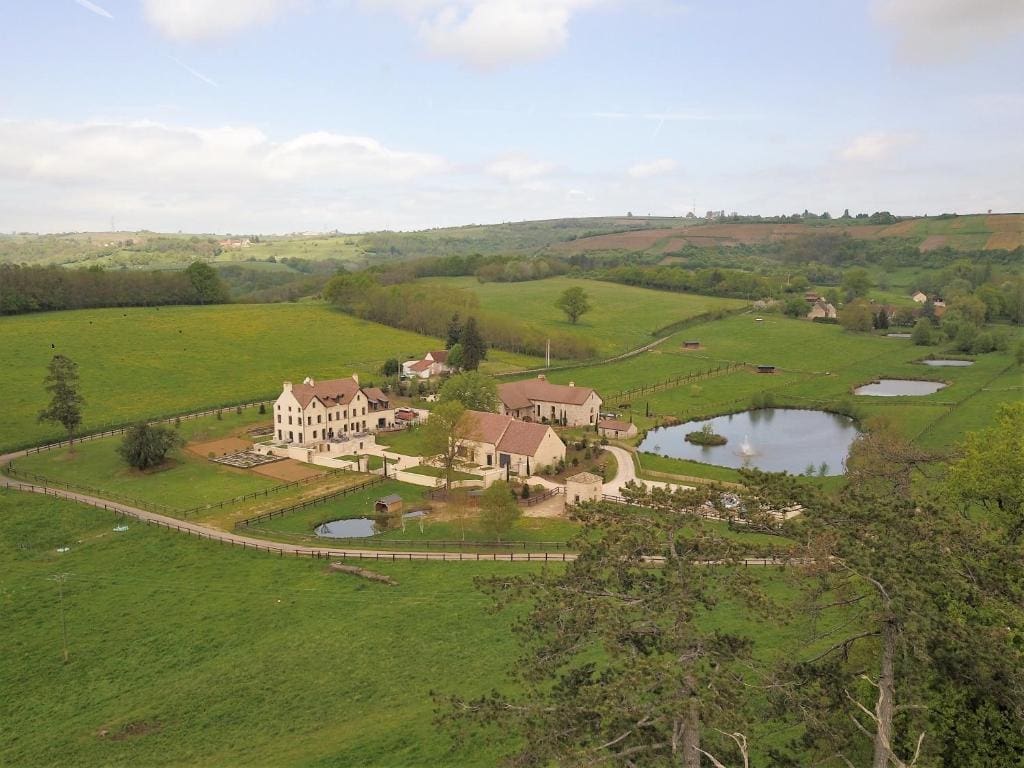 Domaine de Rymska & Spa, Saint-Jean-de-Trézy – romantic hotel