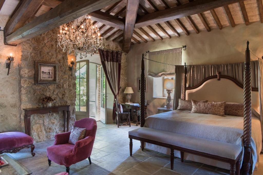 RomanticHotelItalyBorgoSantoPietro9
