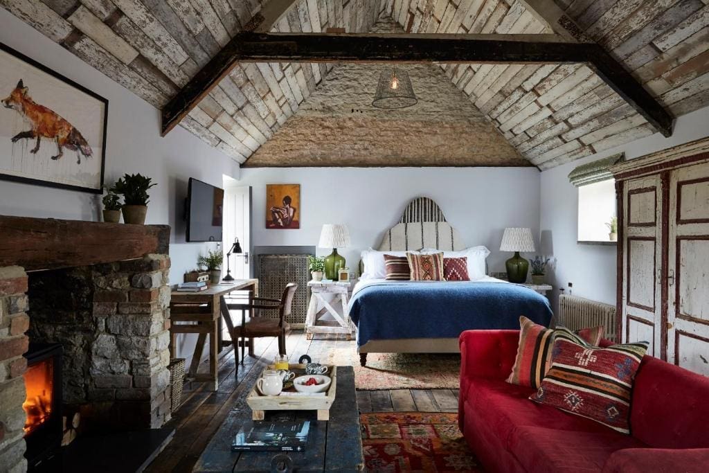 1ArtistResidenceOxfordshireUK-BestRomanticNatureHotels