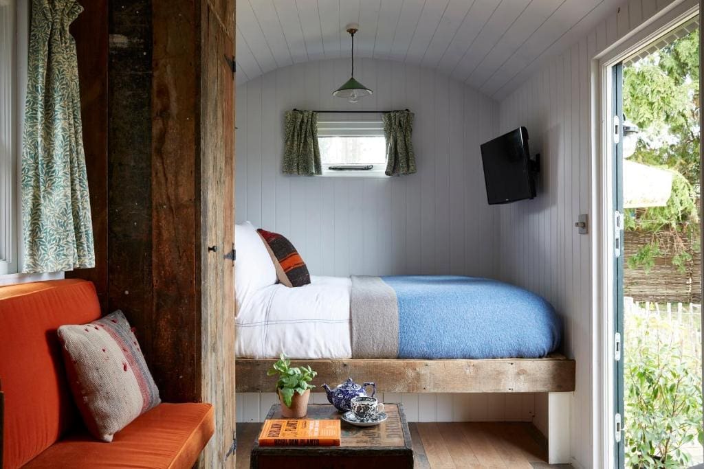 6ArtistResidenceOxfordshireUK-BestRomanticNatureHotels