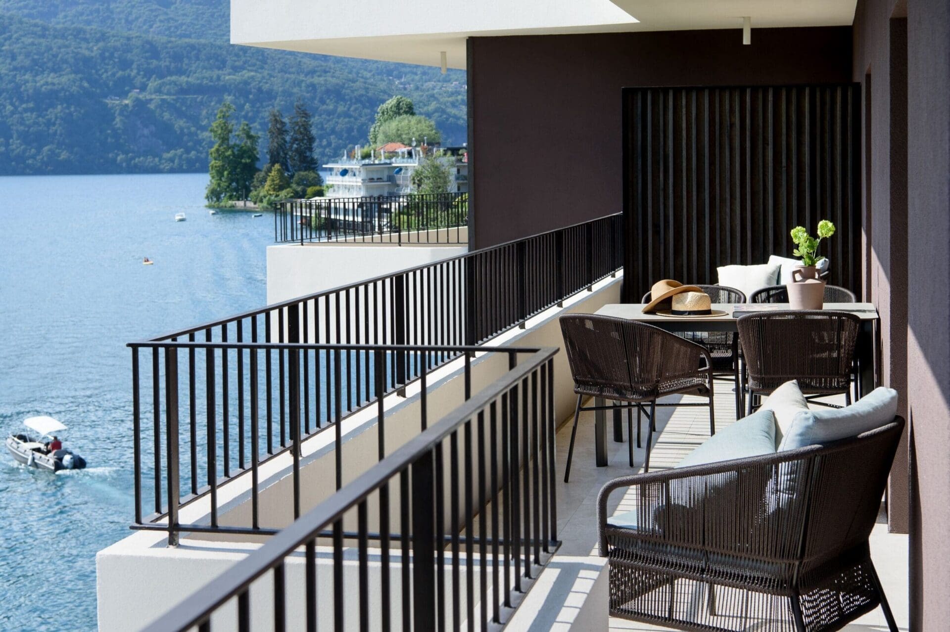 3LaquabytheLake-BestRomanticHotelsItaly.jpg
