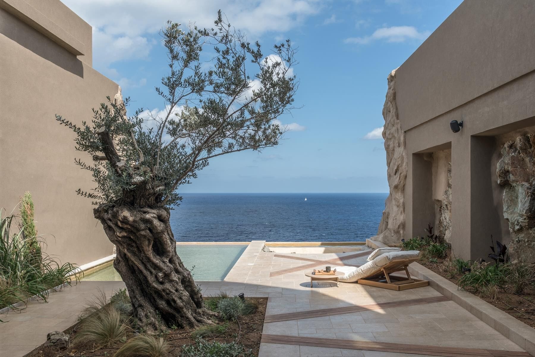 9-AcroSuitesCrete-BestRomanticHotelsGreece